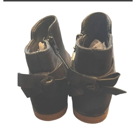 Cat & Jack Black‎ Suede Ankle Boots Child Size 2 NWOT - Picture 2 of 7